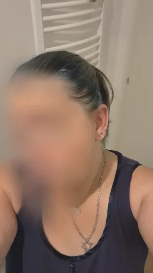Amber, 31