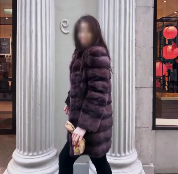 Anneke, 31