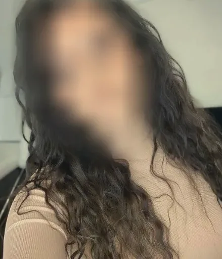 Anouk, 35
