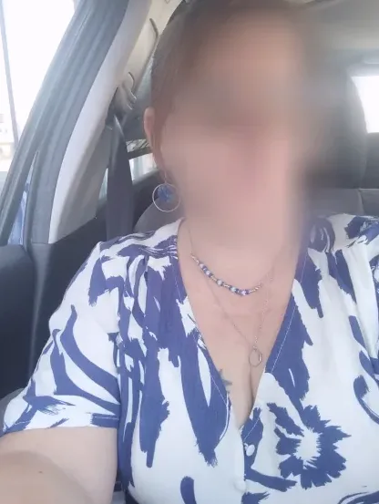 Bouchra, 40