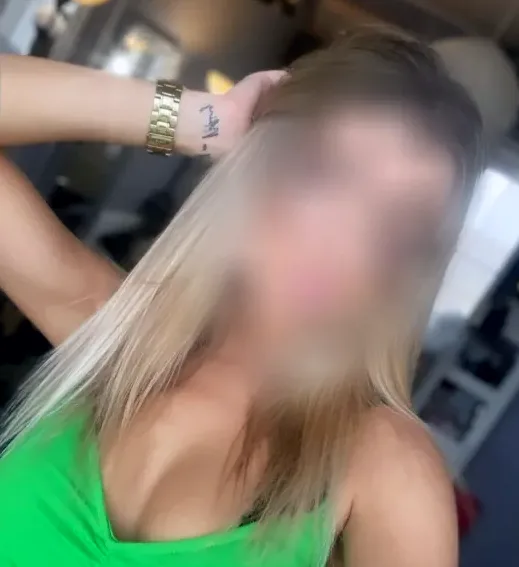 Carlijn, 21