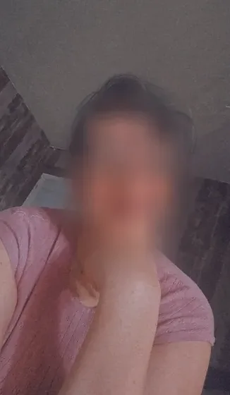 Chantal, 27