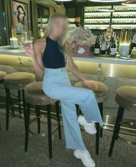 Demi, 34
