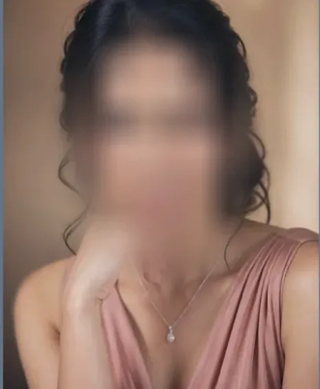 Demi, 39