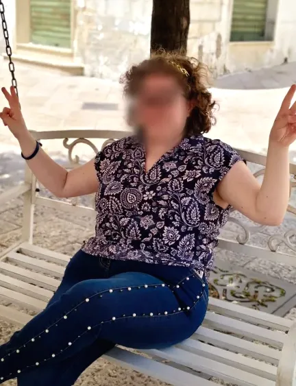 Esmee, 27