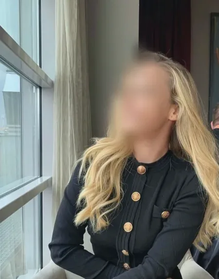 Esther, 34