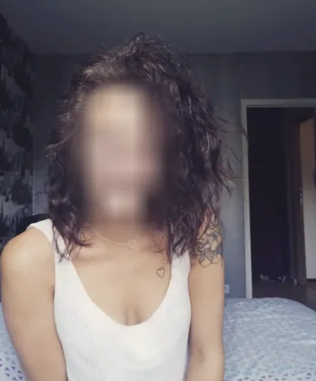 Esther, 30