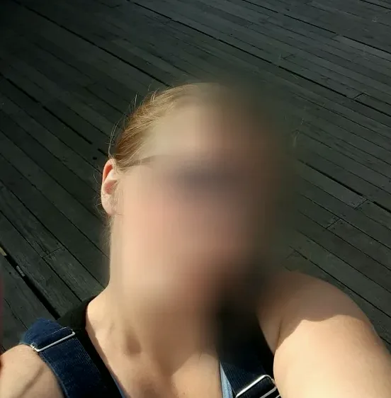 Isabella, 32