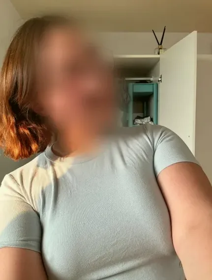 Julia, 30