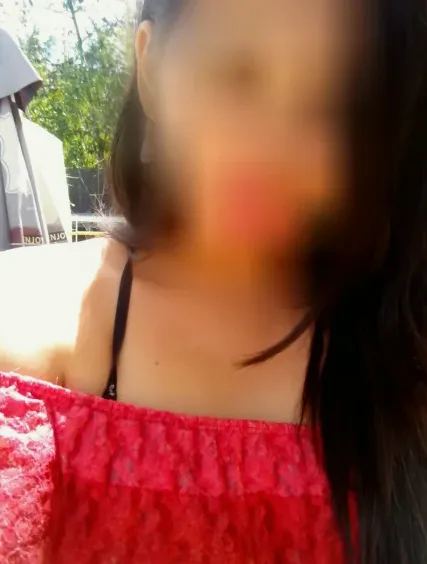 Julia, 31