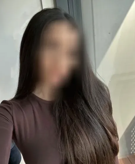 Karin, 24