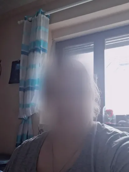 Karin, 25