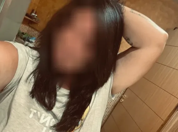Laura, 30