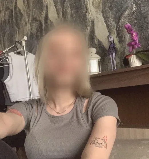 Melissa, 19