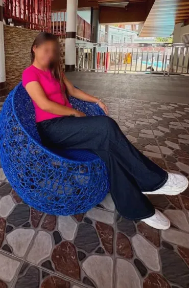 Sophie, 36