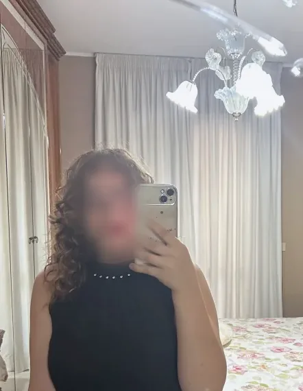 Zeynep, 21